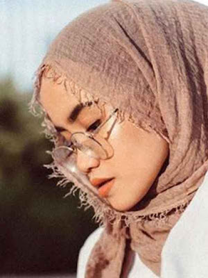 model kerudung wisuda 8