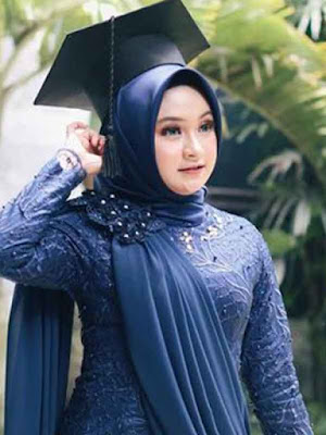 model kerudung wisuda 9