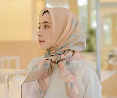 model kerudung organza 4
