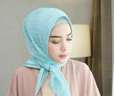 model kerudung organza 5