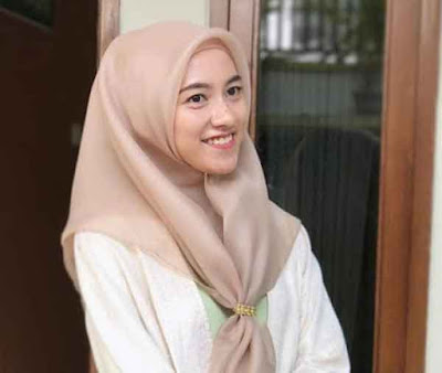 model kerudung organza 8
