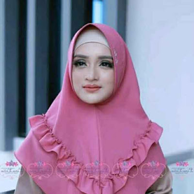 model kerudung linalivia 15